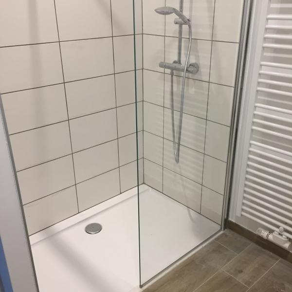 Mechelen - Renovatie studentenhuisvesting 30x60 wand en keramische parket vloer